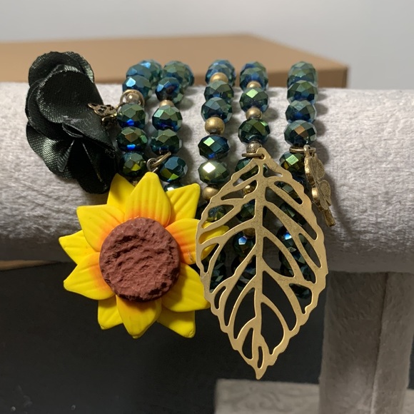 bracelets ๐ผ - Picture 3 of 3